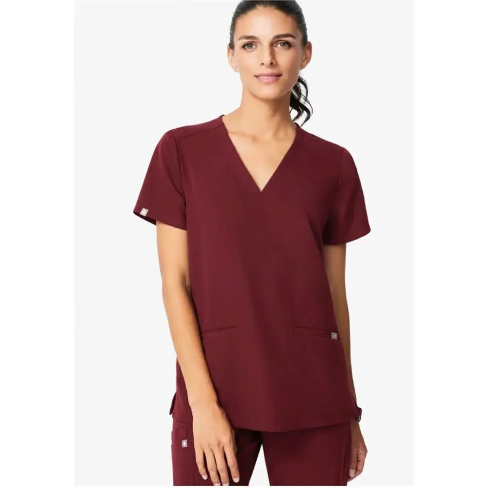 Figs Casma™ Three-Pocket Scrub Top